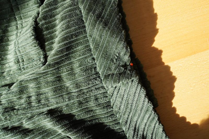 Podrobný návod na šití manšestráků - očka na pásek