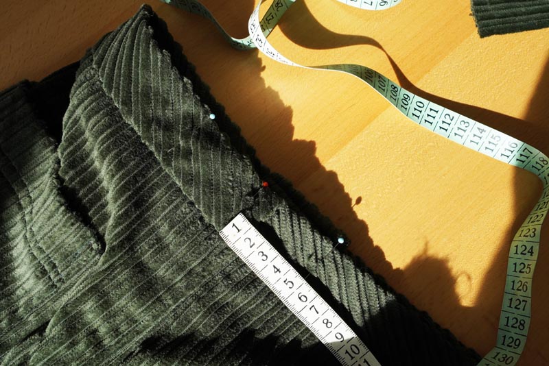 Podrobný návod na šití manšestráků - očka na pásek