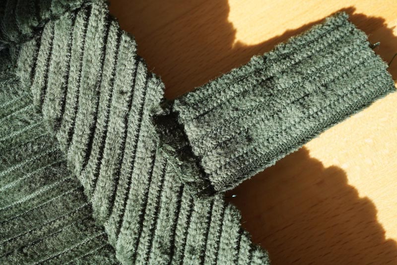 Podrobný návod na šití manšestráků - očka na pásek