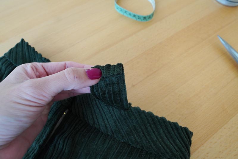 Podrobný návod na šití manšestráků - očka na pásek