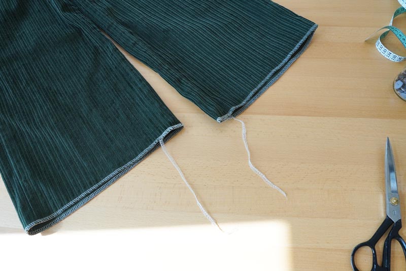 Podrobný návod na šití manšestráků - spodní lem nohavic