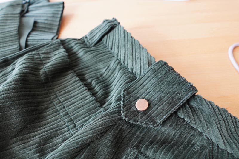 Podrobný návod na šití manšestráků - knoflíky