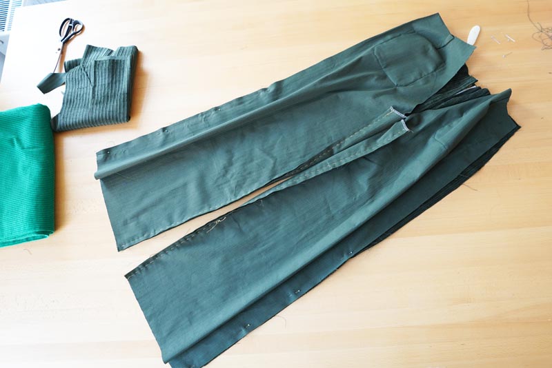 Střih a návod na šití dámských manšestrových kalhot - krokové a boční švy, sedový šev