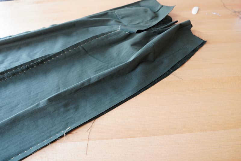 Střih a návod na šití dámských manšestrových kalhot - krokové a boční švy, sedový šev