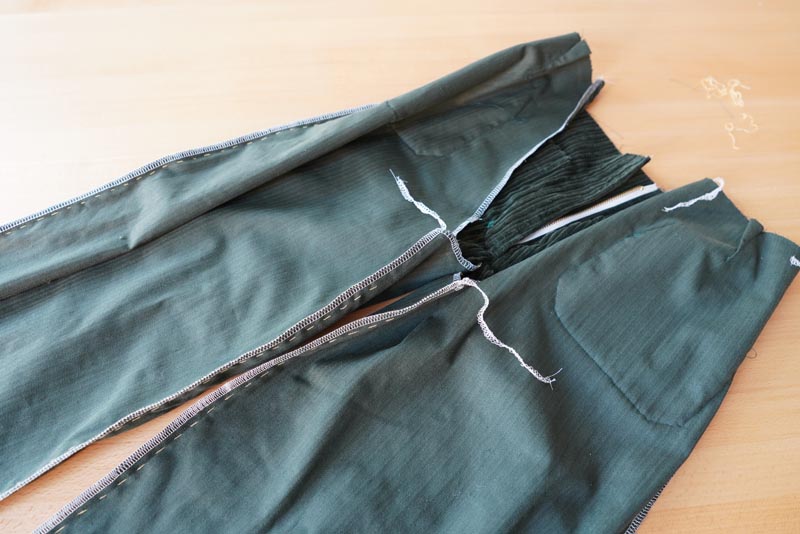 Střih a návod na šití dámských manšestrových kalhot - krokové a boční švy, sedový šev