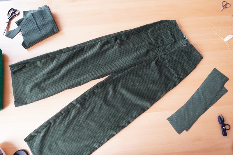 Střih a návod na šití dámských manšestrových kalhot - krokové a boční švy, sedový šev