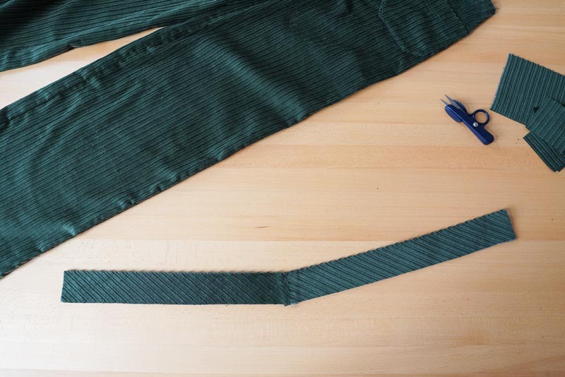 Detailní návod jak ušít manšestrové kalhoty - pásek