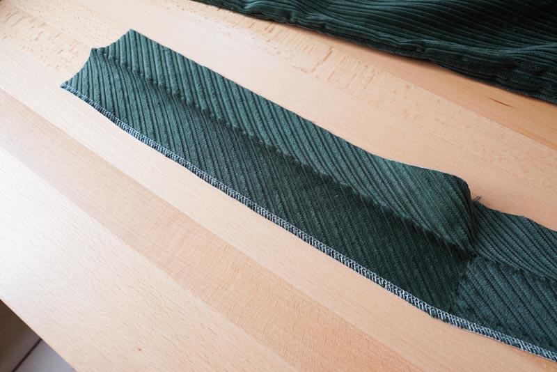 Detailní návod jak ušít manšestrové kalhoty - pásek