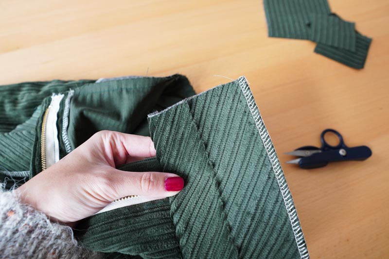 Detailní návod jak ušít manšestrové kalhoty - pásek