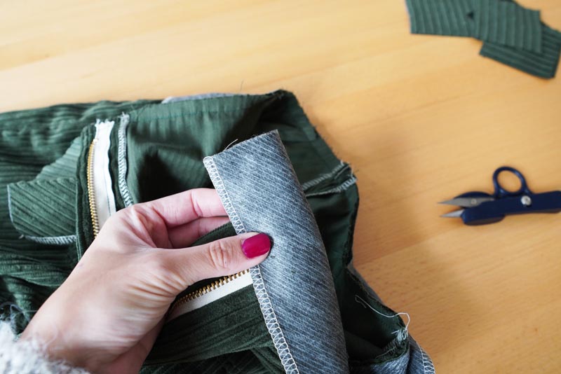 Detailní návod jak ušít manšestrové kalhoty - pásek