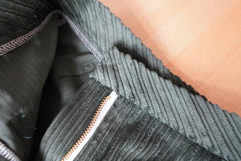 Detailní návod jak ušít manšestrové kalhoty - pásek