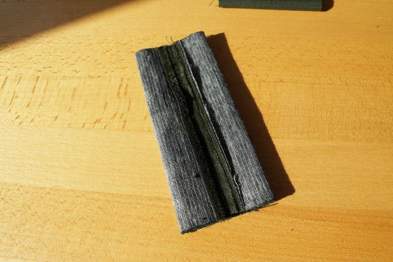 Podrobný návod na šití manšestráků - očka na pásek