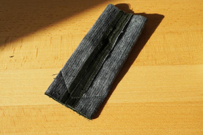 Podrobný návod na šití manšestráků - očka na pásek