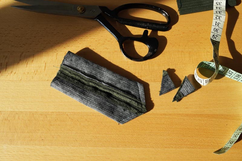 Podrobný návod na šití manšestráků - očka na pásek