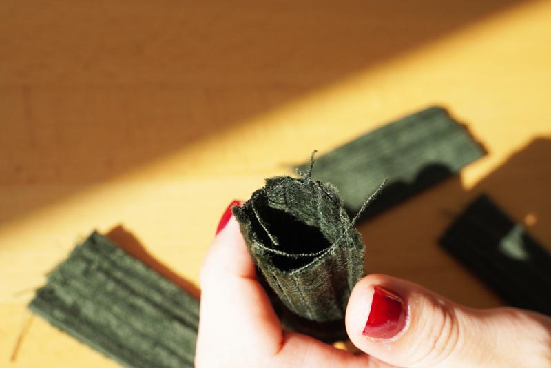 Podrobný návod na šití manšestráků - očka na pásek