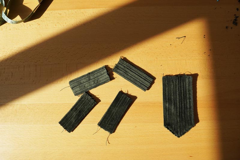 Podrobný návod na šití manšestráků - očka na pásek