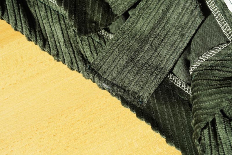 Podrobný návod na šití manšestráků - očka na pásek