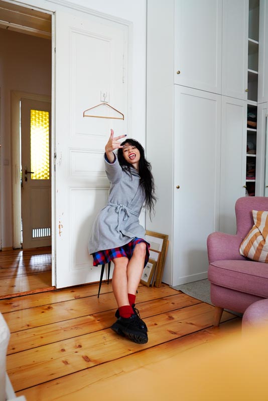 Střih a návod na šití dámského kabátu s podšívkou,  kapucí a stahováním v pase