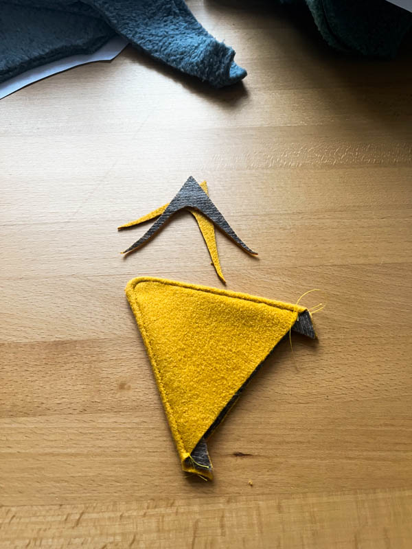 Střih a návod jak ušít chlupatou mikinu s kapucí - kapuce