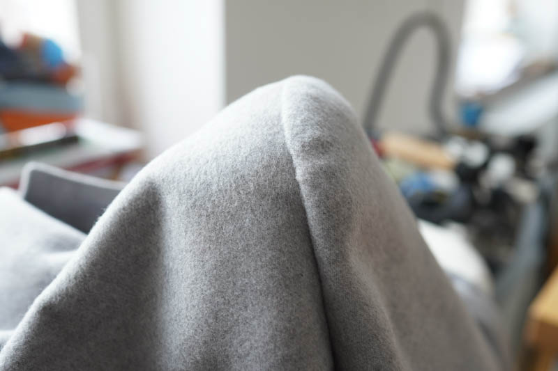 Jak navolnit a všít rukáv do kabátu