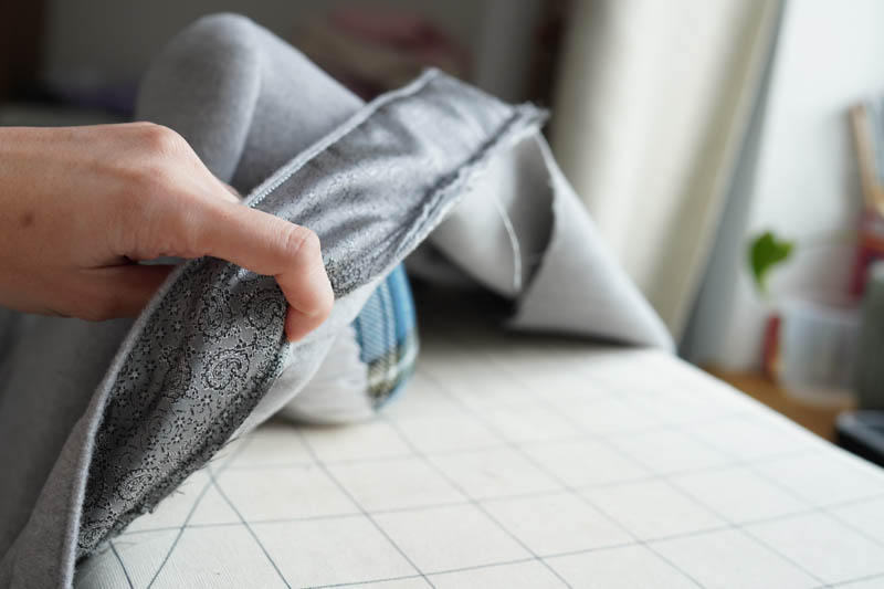 Jak navolnit a všít rukáv do kabátu