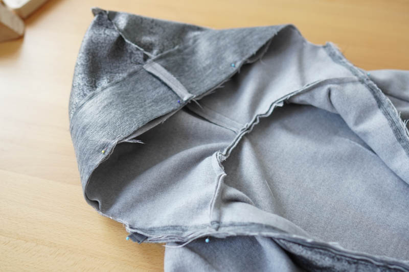 Jak ušít elegantní dámský kabát s podšívkou - kapuce s podšívkou