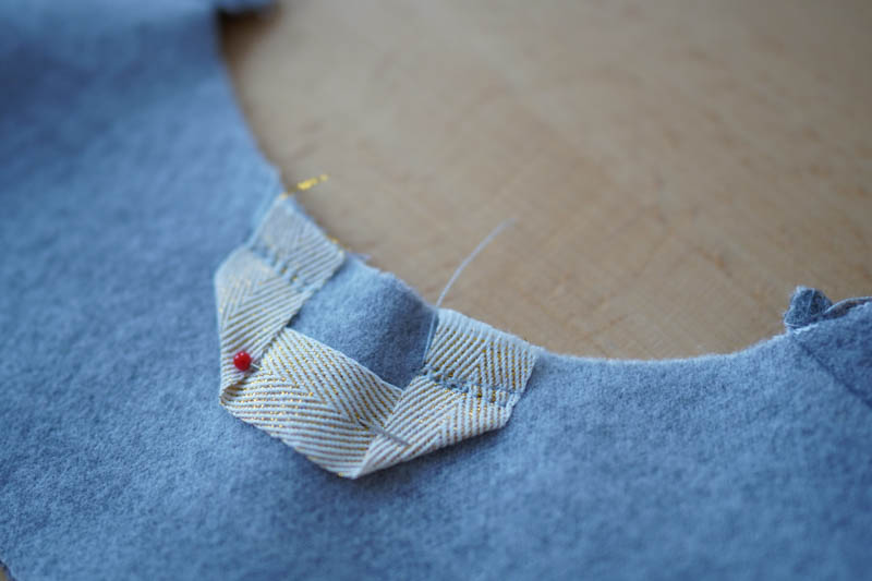 Jak ušít elegantní dámský kabát s podšívkou - šití podšívky a podsádky, poutko do kabátu