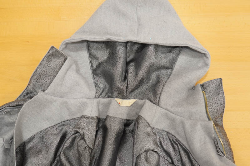 Jak ušít elegantní dámský kabát  - všití podšívky do kabátu