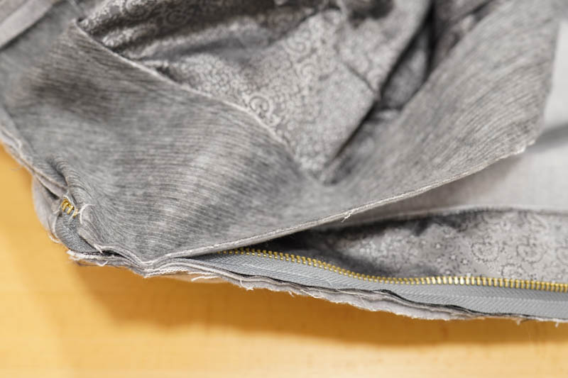 Jak ušít elegantní dámský kabát  - všití podšívky do kabátu