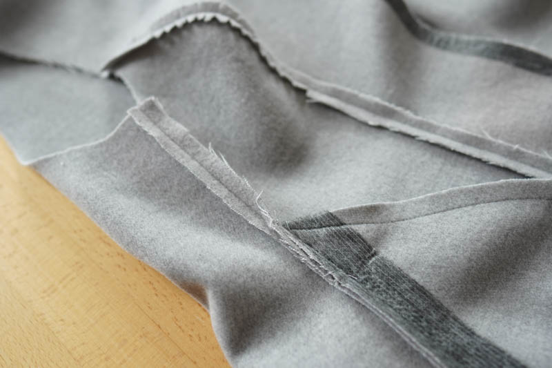 Jak ušít elegantní dámský kabát s podšívkou - šití bočních švů