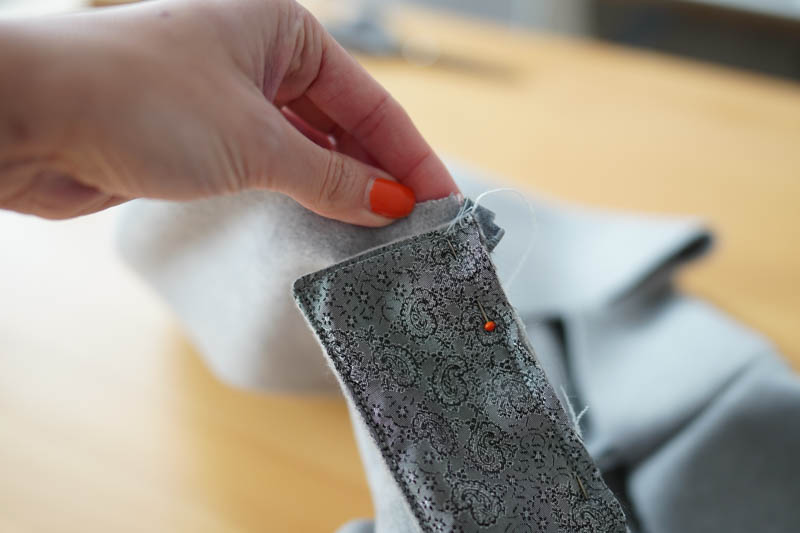 Jak ušít elegantní dámský kabát s podšívkou - všití zipu s podkrytem a nákrytem