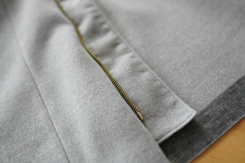 Jak ušít elegantní dámský kabát s podšívkou - všití zipu s podkrytem a nákrytem