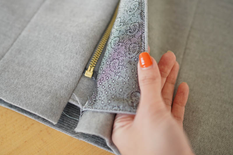 Jak ušít elegantní dámský kabát s podšívkou - všití zipu s podkrytem a nákrytem