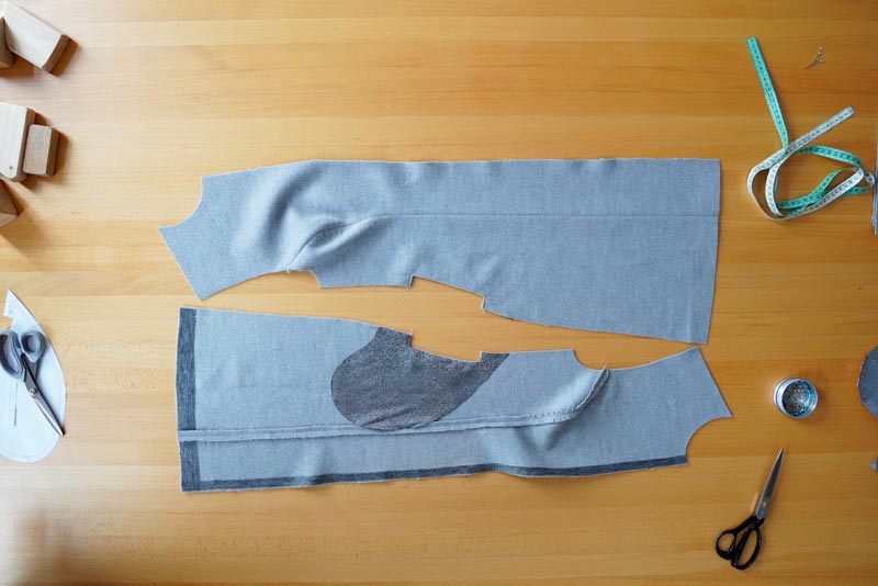 Jak ušít elegantní dámský kabát s podšívkou - šití kapes v bočním švu