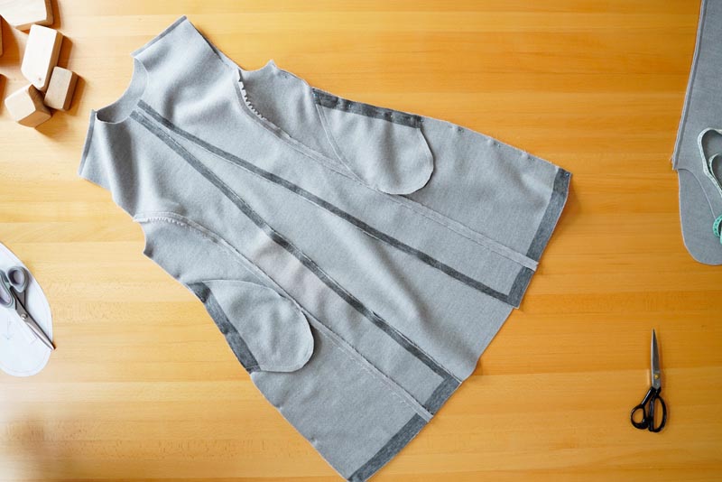 Jak ušít elegantní dámský kabát s podšívkou - šití bočních švů