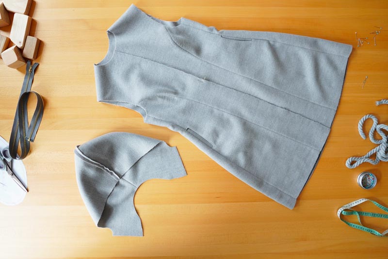 Jak ušít elegantní dámský kabát s podšívkou - jak všít kapuci