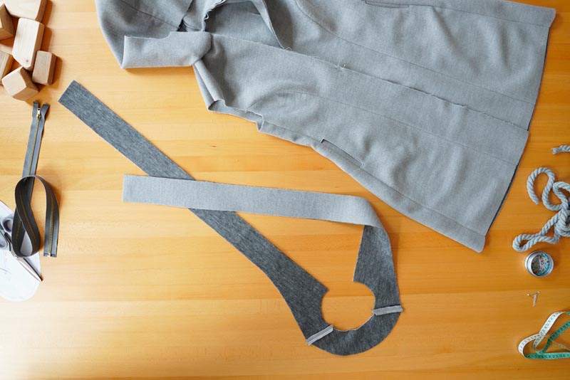 Jak ušít elegantní dámský kabát s podšívkou - všití kapuce a podsádky