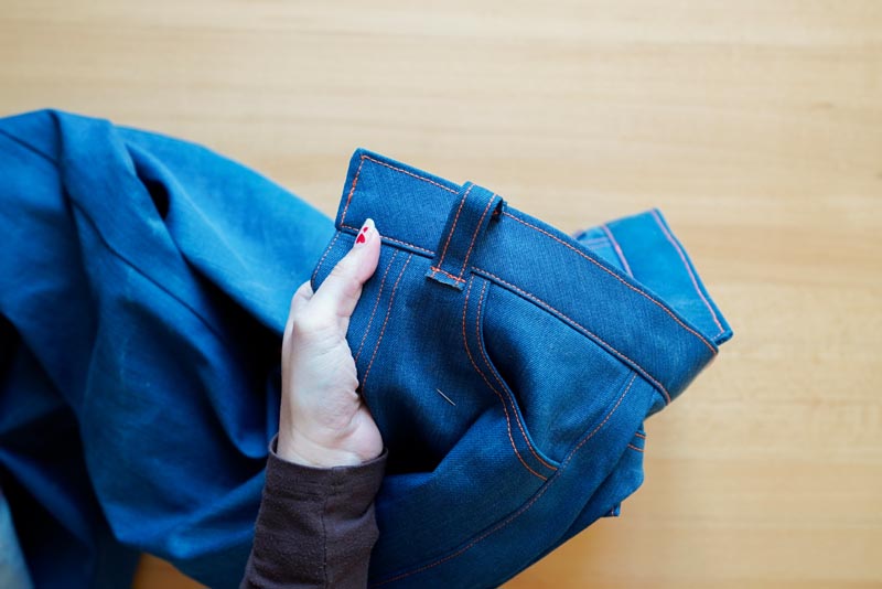 Jak ušít džíny - očka pro pásek