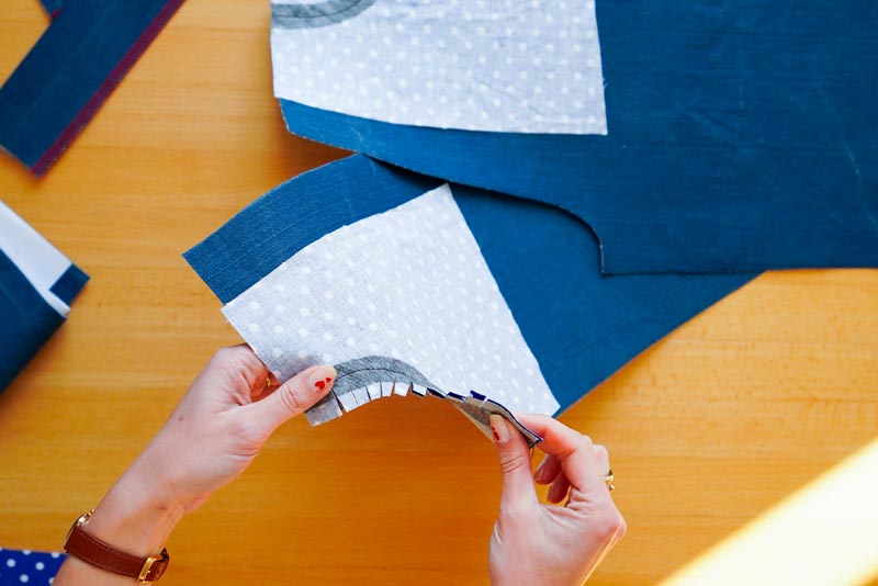 Jak ušít džíny - krytí předních kapes a mini kapsička