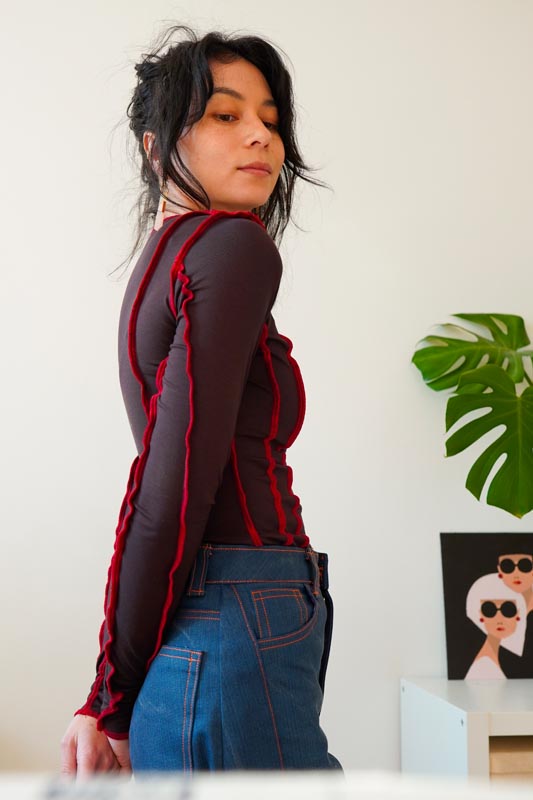 Střih a návod na šití trika naruby s přiznanými kraji, princesovými švy a záševky