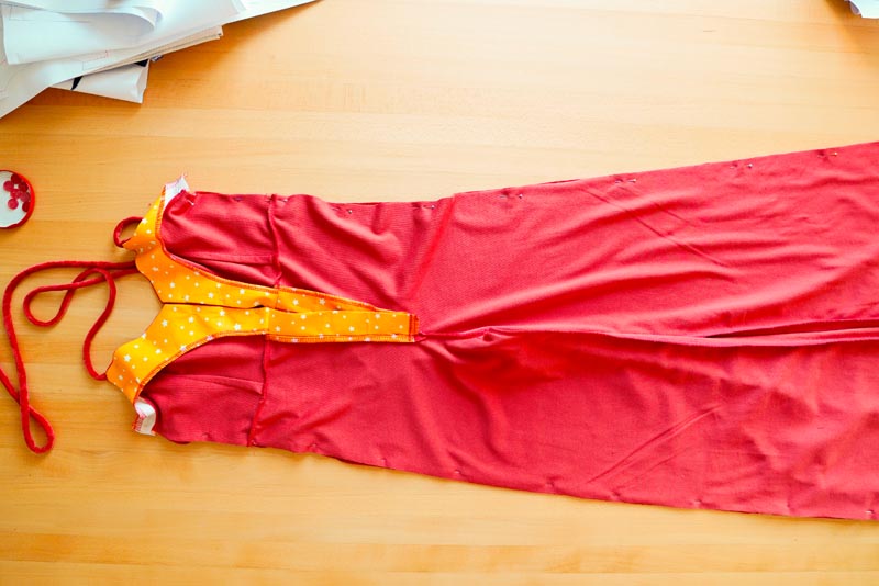 Jak ušít overal - šití bočního švu