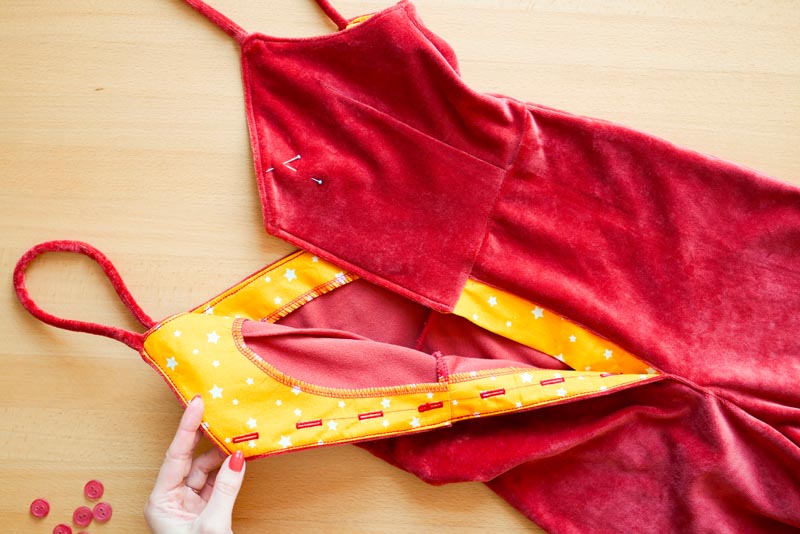 Jak ušít dámský overal - knoflíková léga