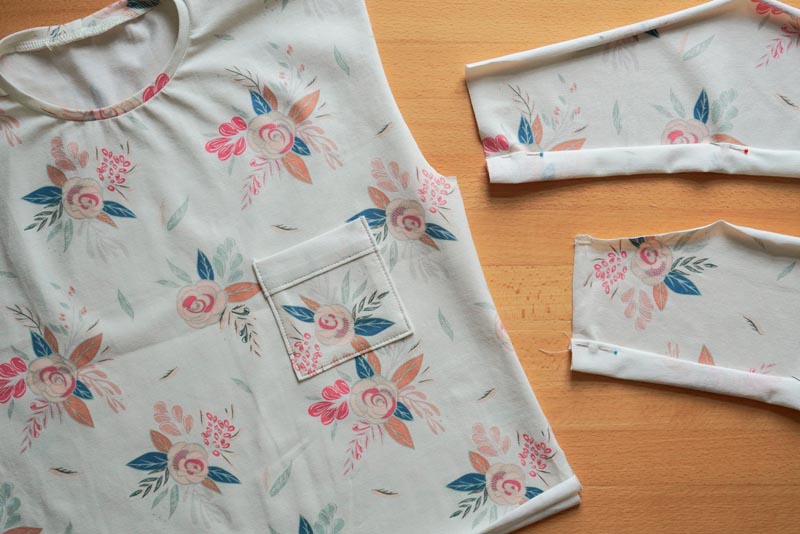 Střih a návod jak ušít jednoduché triko - našití náprsní kapsičky