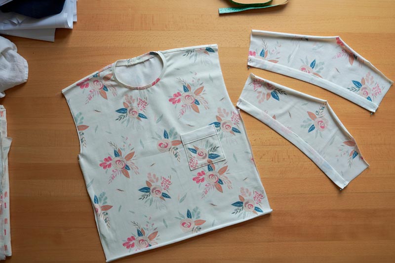 Střih a návod jak ušít jednoduché triko - lem rukávu