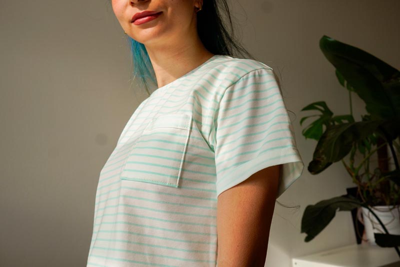 Střih a jednoduchý návod jak ušít dámské tričko krok za krokem, vhodné i pro začátečníky