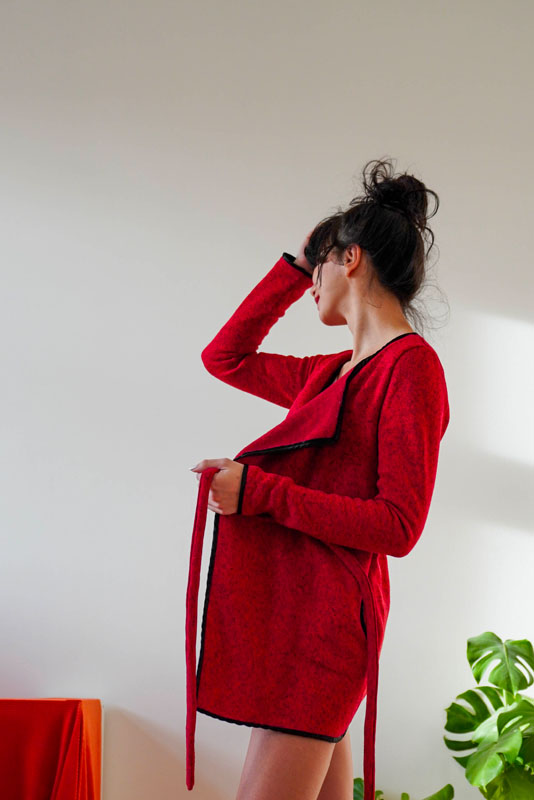 Střih a návod jak ušít jednoduchý dámský cardigan ze svetroviny