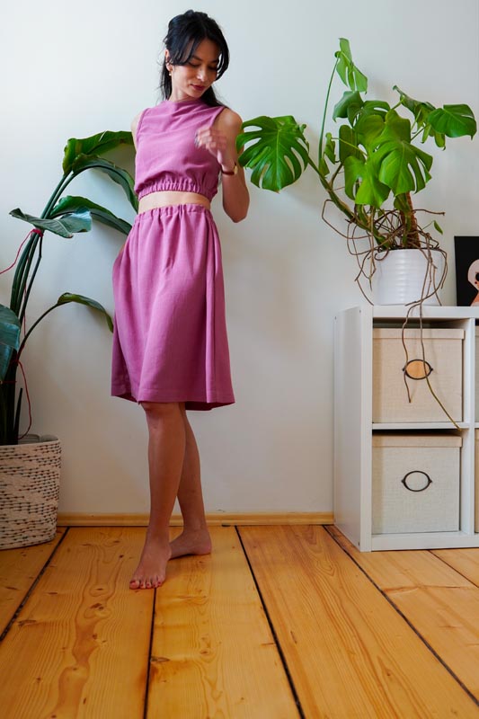 jak ušít dámskou soupravu sukně s kapsami a topu na zavazování