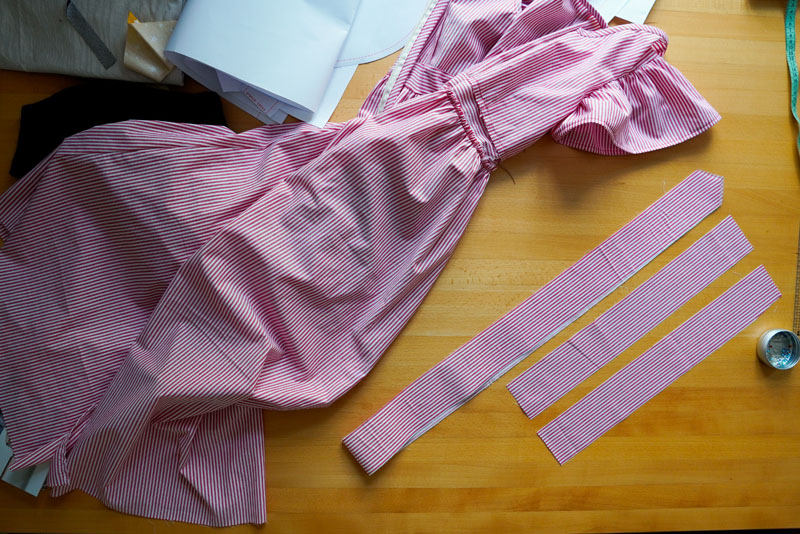 Střih a návod jak ušít dámské maxi šaty - dokončení pásku šatů s vázačkou