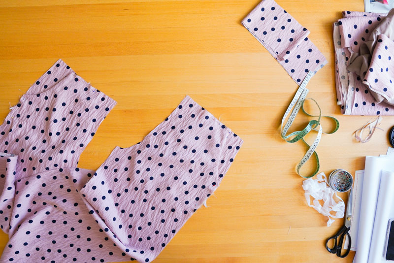 Střih a návod jak ušít dámské široké letní kalhoty UNWIND - vypracování kapsových váčků