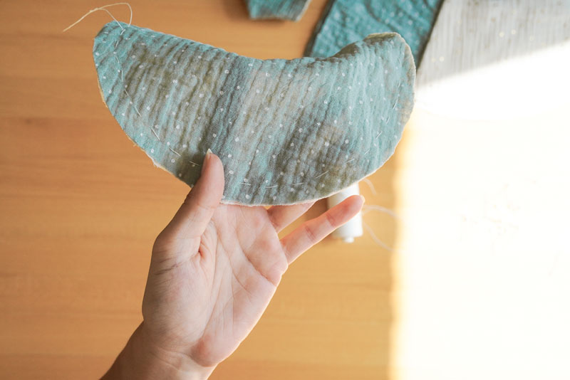 Střih a podrobný foto návod jak ušít oboustranný klobouk